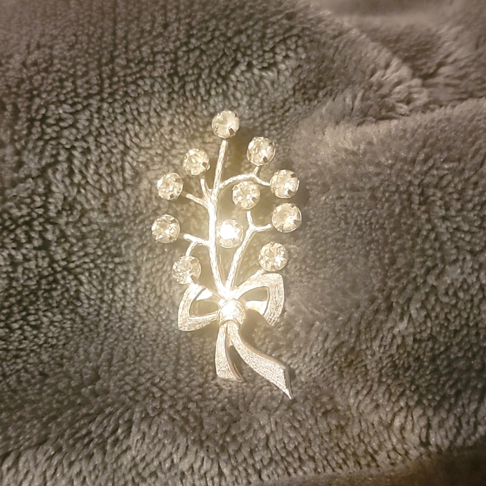 Vintage crystal brooch